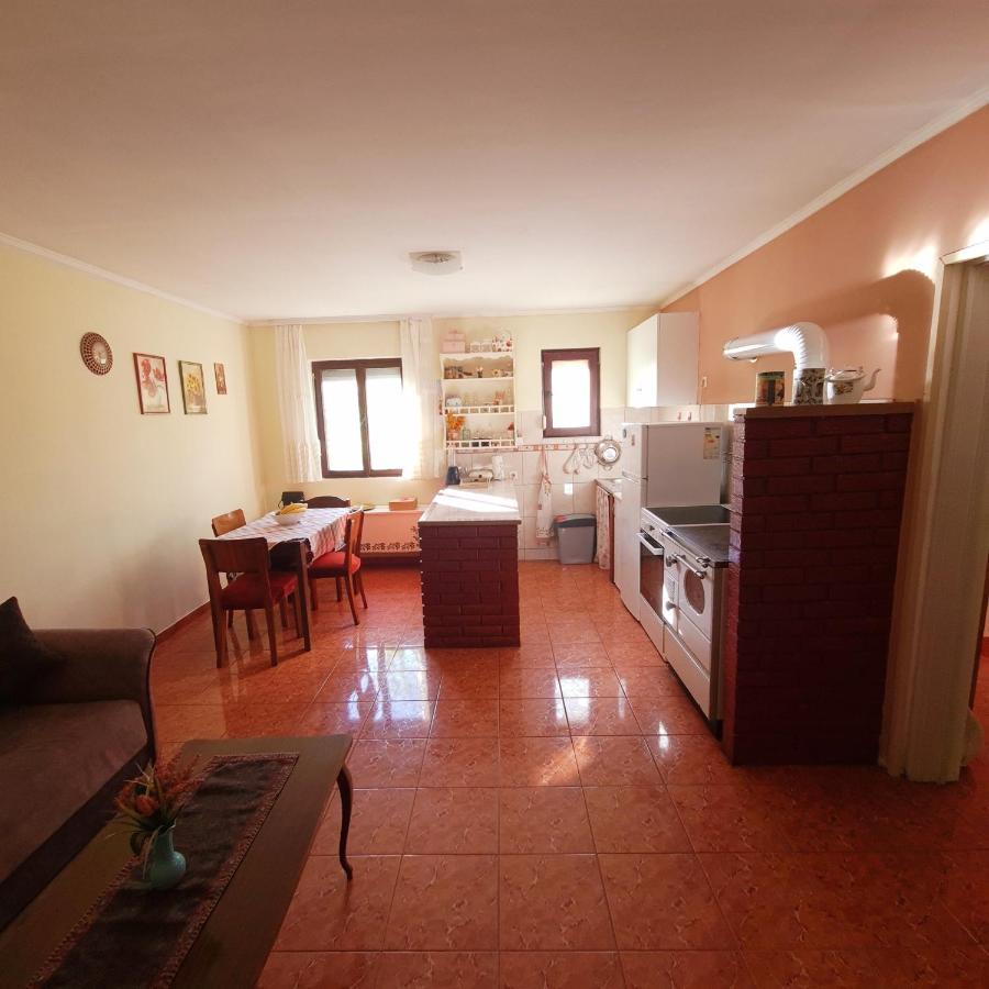 Ivan'S Holiday Home Вирпазар Екстериор снимка